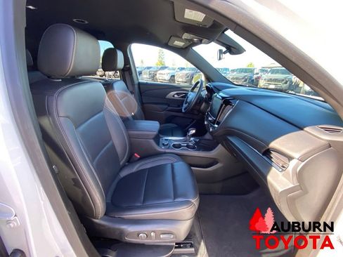Used 2023 Chevrolet Traverse LT FWD image 19