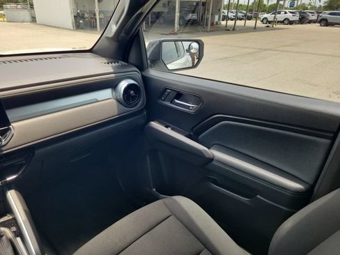 Used 2024 Chevrolet Colorado LT RWD image 13