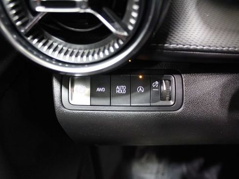 Used 2025 Chevrolet Equinox LT image 42