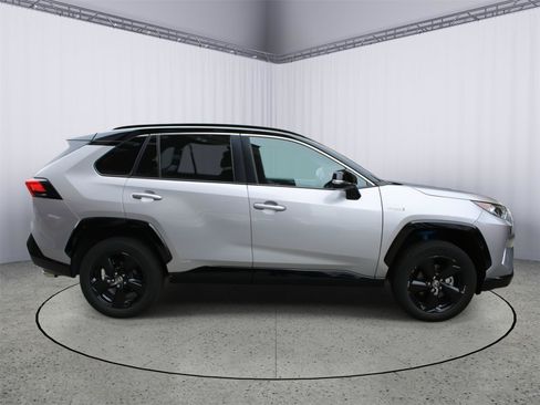 Used 2021 Toyota RAV4 XSE w/ XSE Grade Weather Package AWD/4WD image 8