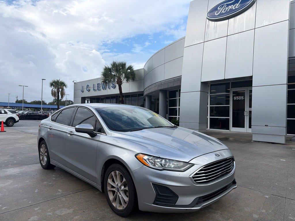Used 2020 Ford Fusion SE FWD image 1
