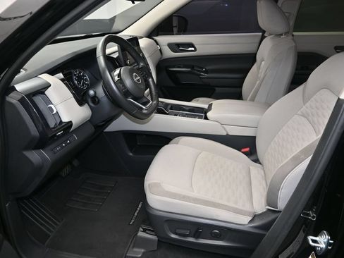 Used 2022 Nissan Pathfinder SV w/ SV Premium Package FWD image 20