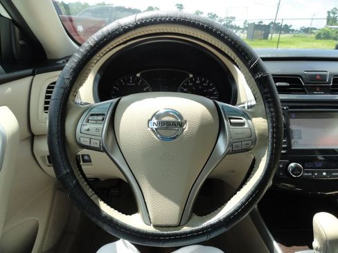 Used 2014 Nissan Altima 2.5 SL w/ Technology Package FWD image 18