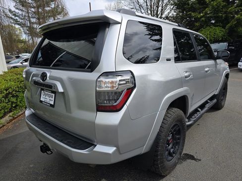 Used 2022 Toyota 4Runner SR5 image 4