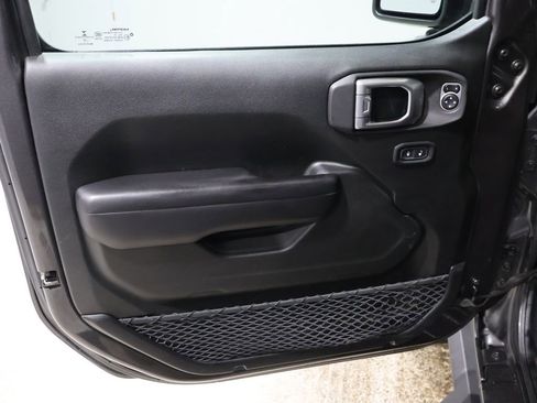 Used 2019 Jeep Wrangler Unlimited Rubicon image 12