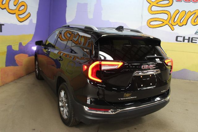 Used 2023 GMC Terrain SLT w/ LPO, Floor Liner Package AWD/4WD image 5