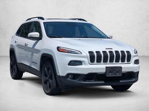 Used 2018 Jeep Cherokee Limited w/ Technology Group AWD/4WD image 3