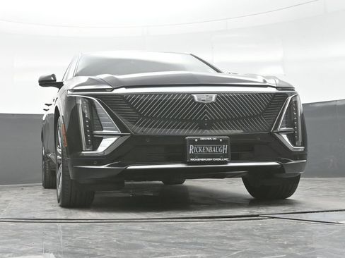Certified 2024 Cadillac Lyriq Luxury AWD/4WD image 19