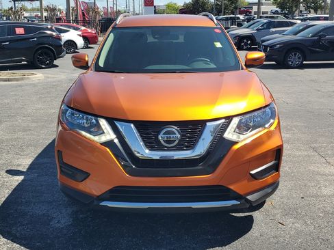 Certified 2020 Nissan Rogue SV image 2