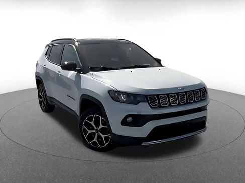Used 2025 Jeep Compass Limited AWD/4WD image 2