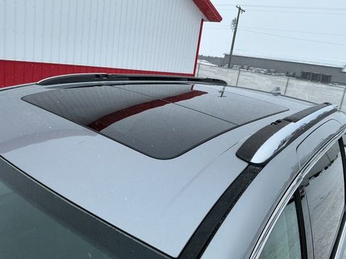 Used 2018 Chrysler Pacifica Touring-L Plus image 10