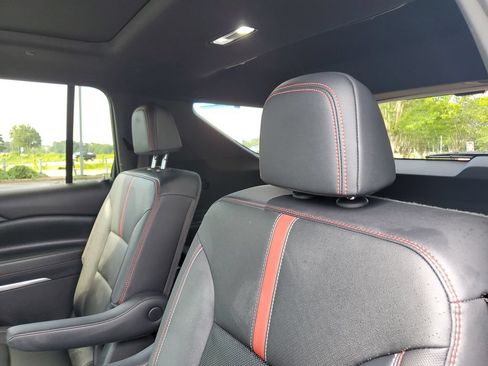 Used 2024 Chevrolet Traverse RS AWD/4WD image 11