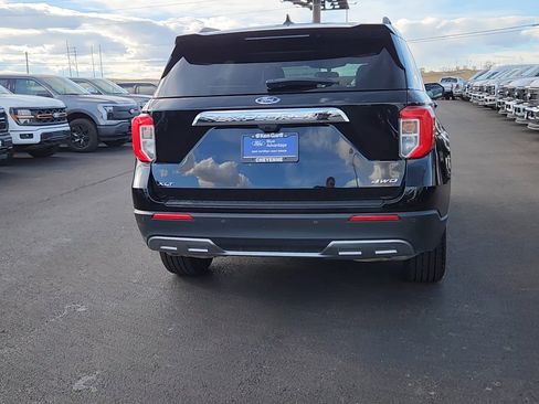 Used 2024 Ford Explorer XLT w/ Equipment Group 202A image 4