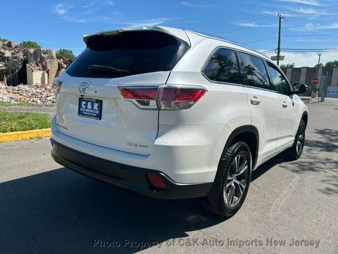 Used 2016 Toyota Highlander XLE AWD/4WD image 10