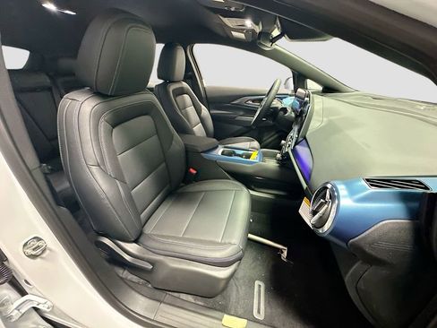 New 2026 Chevrolet Equinox EV LT image 30