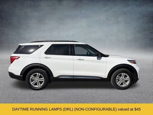 Used 2023 Ford Explorer XLT w/ Equipment Group 202A image 3
