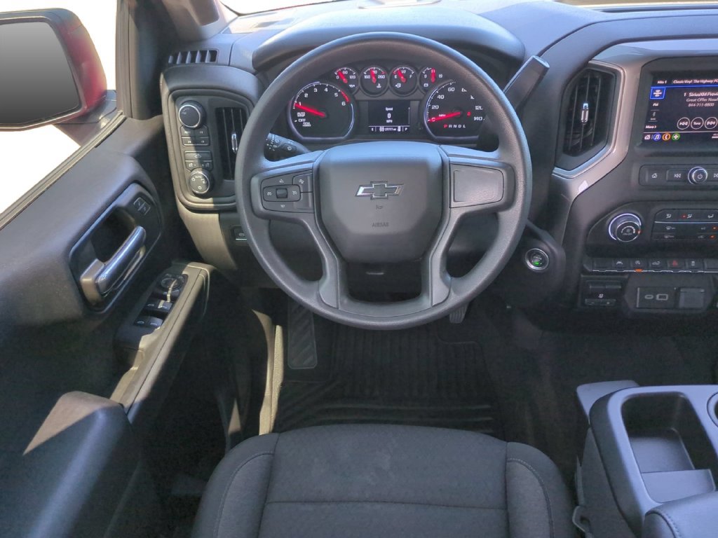 Used 2025 Chevrolet Silverado 1500 Custom Trail Boss w/ Dark Appearance Package AWD/4WD image 17