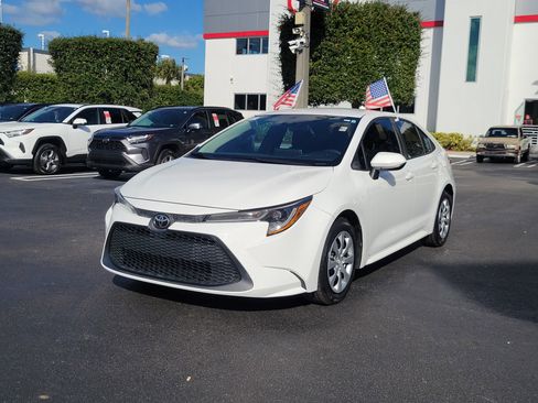 Used 2020 Toyota Corolla LE image 5