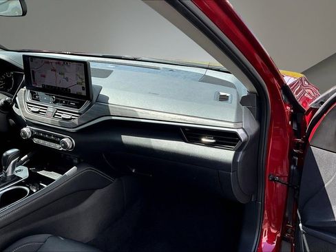 Certified 2024 Nissan Altima 2.5 SV w/ SV Premium Package AWD/4WD image 26
