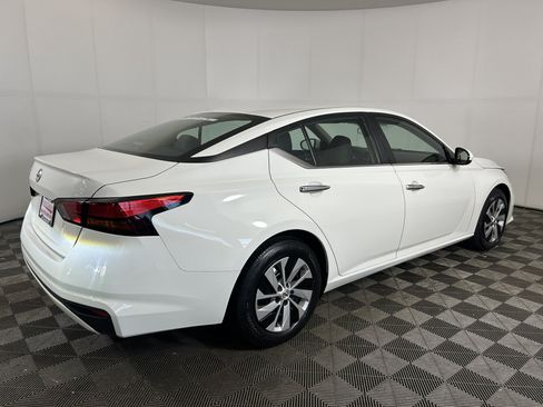 Used 2022 Nissan Altima 2.5 S FWD image 4