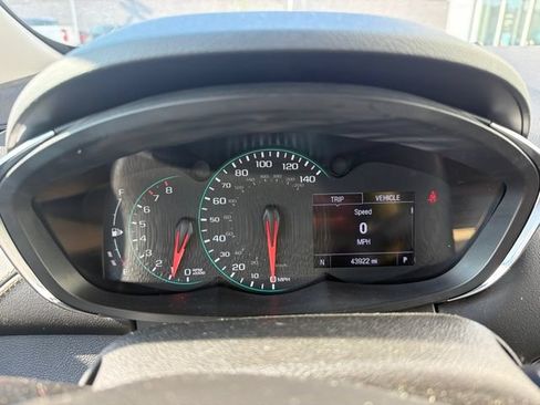 Used 2019 Chevrolet Trax LT w/ LT Convenience Package FWD image 10
