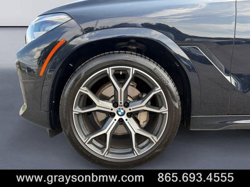 Used 2021 BMW X6 xDrive40i w/ M Sport Package AWD/4WD image 9