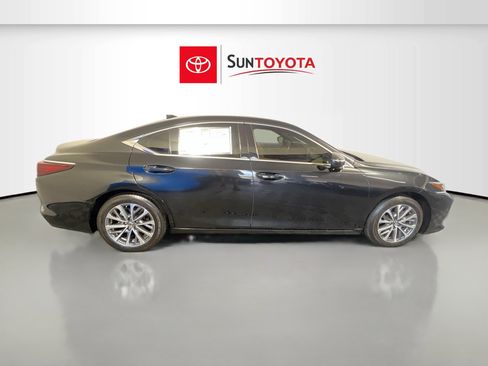 Used 2023 Lexus ES 350 image 2