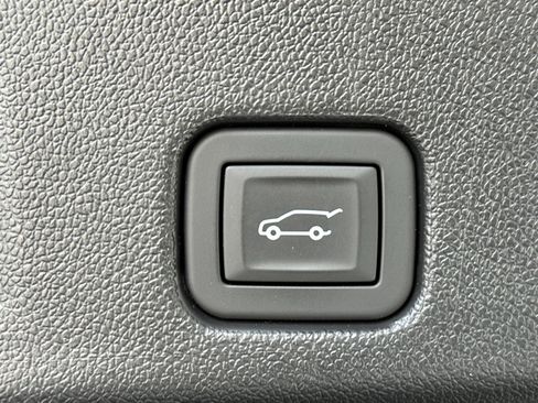 Used 2026 Chevrolet Traverse RS AWD/4WD image 23
