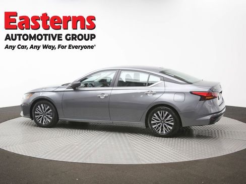 Used 2025 Nissan Altima 2.5 SV FWD image 58