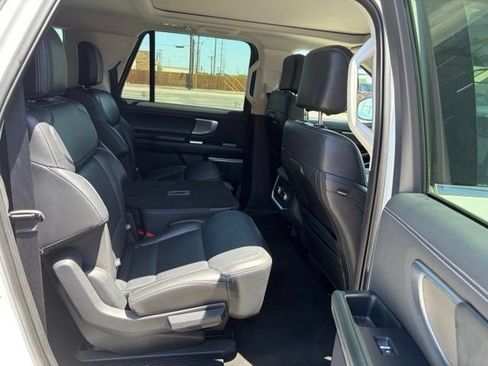 Used 2025 Ford Expedition Max Platinum AWD/4WD image 15