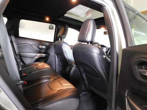 Used 2021 Jeep Cherokee Latitude Lux 80th Anniv w/ Quick Order Package 26U 80TH AWD/4WD image 6