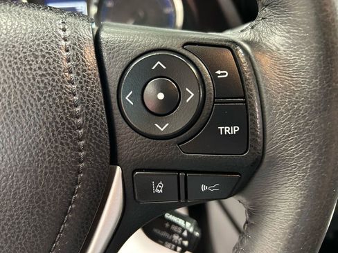 Used 2017 Toyota Corolla SE w/ Carpet Mat Package (TMS) image 11