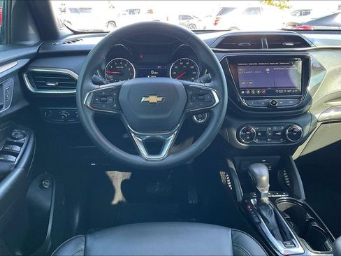 Used 2023 Chevrolet TrailBlazer ACTIV w/ Sun and Liftgate Package FWD image 7