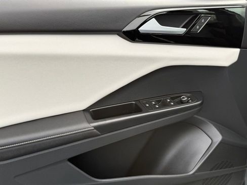 Used 2025 Volkswagen Taos S image 10