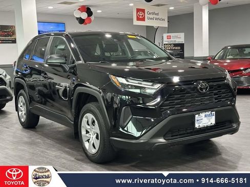 Used 2023 Toyota RAV4 LE AWD/4WD image 8