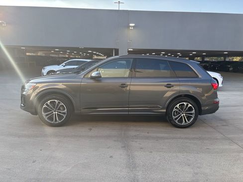 Certified 2025 Audi Q7 2.0T Premium w/ Convenience Plus Package image 9