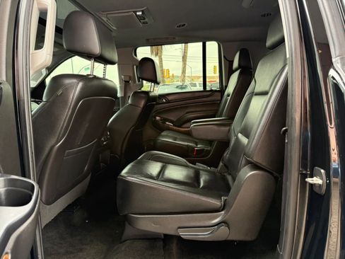 Used 2016 Chevrolet Suburban LTZ RWD image 44