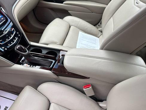 Used 2013 Cadillac XTS Premium image 22