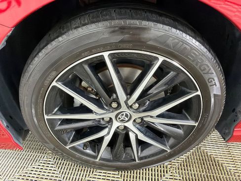 Used 2022 Toyota Camry SE w/ Audio Upgrade Package FWD image 12