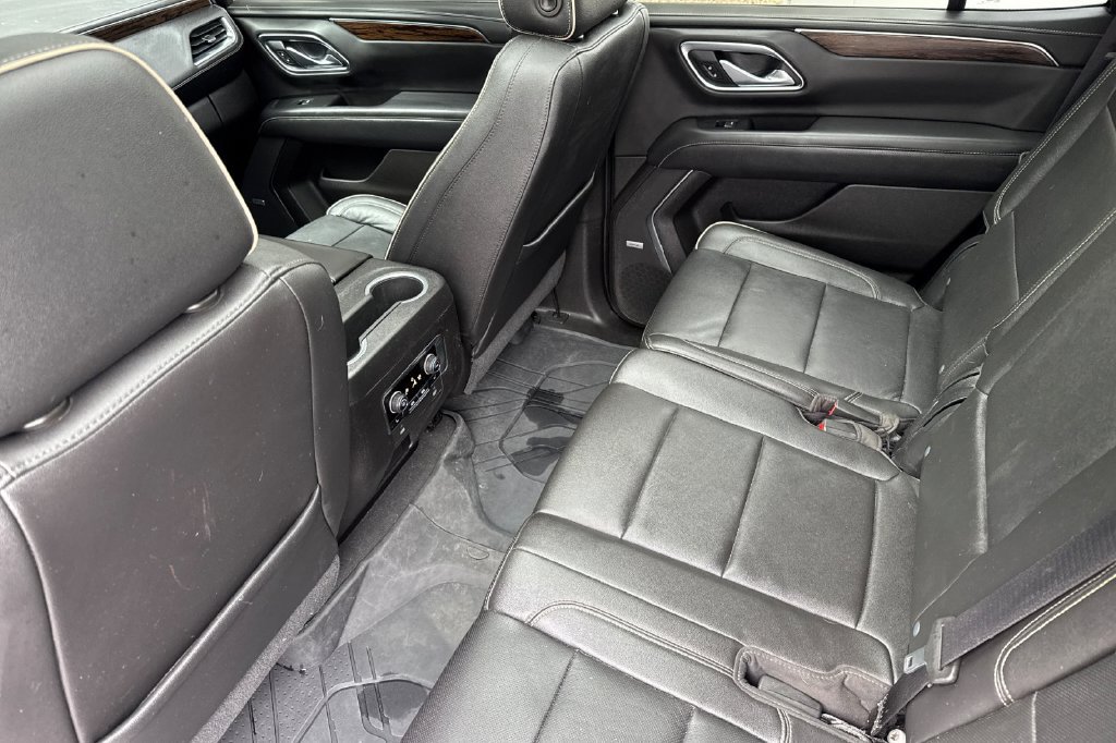 Used 2021 Chevrolet Tahoe Premier w/ Premium Package AWD/4WD image 17