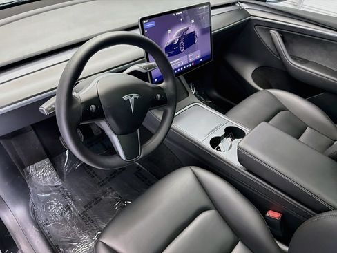 Used 2023 Tesla Model Y Long Range AWD/4WD image 7