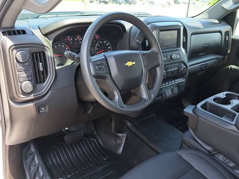 Used 2025 Chevrolet Silverado 2500 W/T w/ WT Convenience Package AWD/4WD image 13