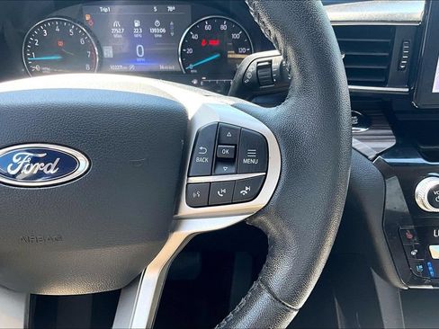 Used 2021 Ford Explorer Limited w/ Equipment Group 301A AWD/4WD image 26