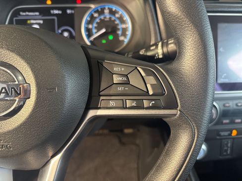 Used 2022 Nissan Leaf S image 20