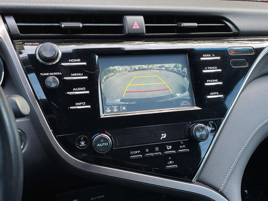 Used 2018 Toyota Camry XSE FWD image 17
