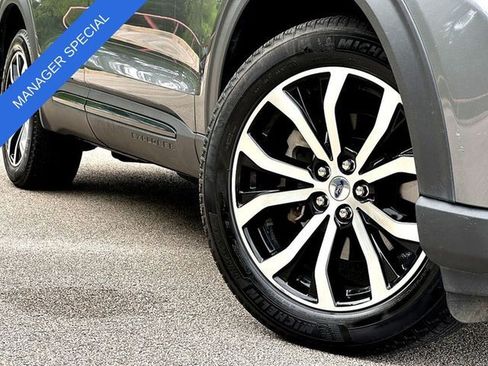 Used 2025 Ford Explorer ST-Line AWD/4WD image 2