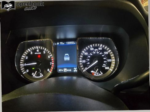 Used 2019 Nissan Titan SL AWD/4WD image 12