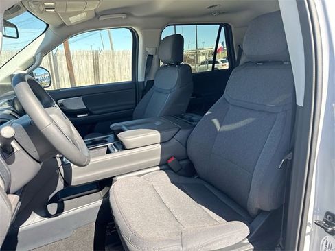 Certified 2025 Ford Expedition Active image 17