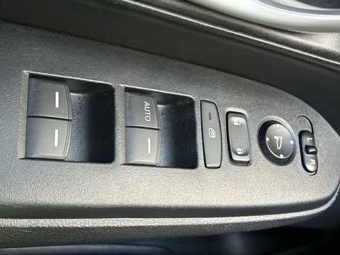 Used 2018 Honda CR-V LX image 38