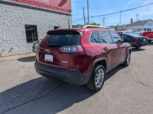 Used 2019 Jeep Cherokee Latitude Plus w/ Comfort/Convenience Group FWD image 6